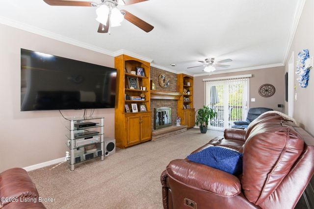7203 Ben Franklin Ct, Louisville, KY 40214