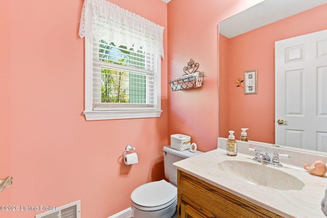7203 Ben Franklin Ct, Louisville, KY 40214