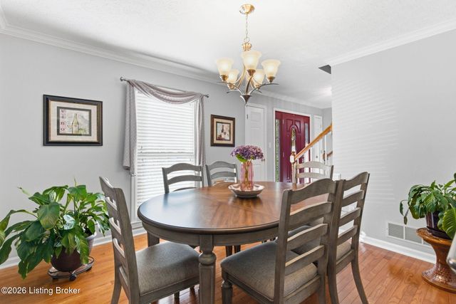 7203 Ben Franklin Ct, Louisville, KY 40214