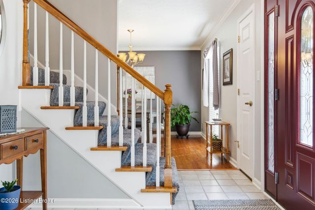 7203 Ben Franklin Ct, Louisville, KY 40214