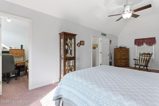 7203 Ben Franklin Ct, Louisville, KY 40214
