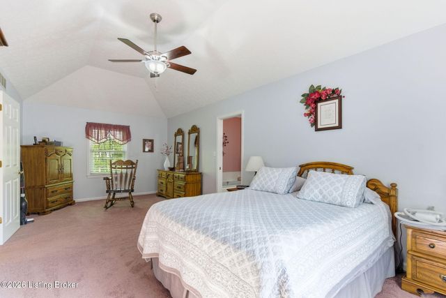 7203 Ben Franklin Ct, Louisville, KY 40214