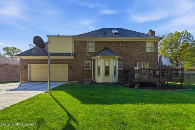 7203 Ben Franklin Ct, Louisville, KY 40214