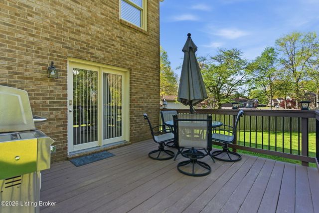 7203 Ben Franklin Ct, Louisville, KY 40214