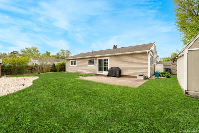 21 Eisenhower Road, Centereach, NY 11720