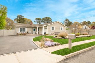 21 Eisenhower Road, Centereach, NY 11720