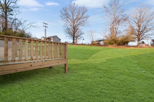 1118 W First Street, Dickson, TN 37055
