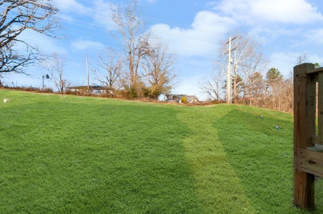 1118 W First Street, Dickson, TN 37055