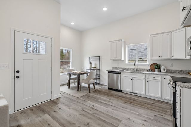1118 W First Street, Dickson, TN 37055