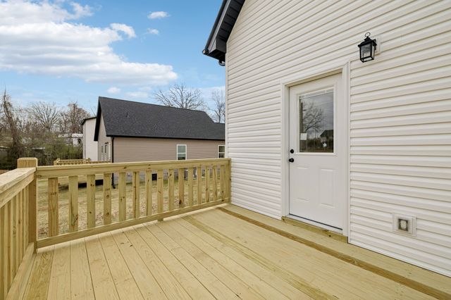 1118 W First Street, Dickson, TN 37055