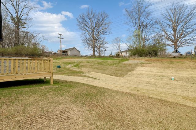 1118 W First Street, Dickson, TN 37055