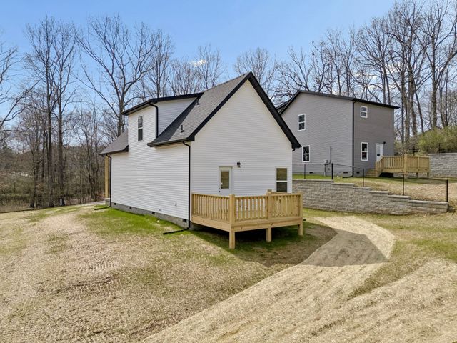 1118 W First Street, Dickson, TN 37055