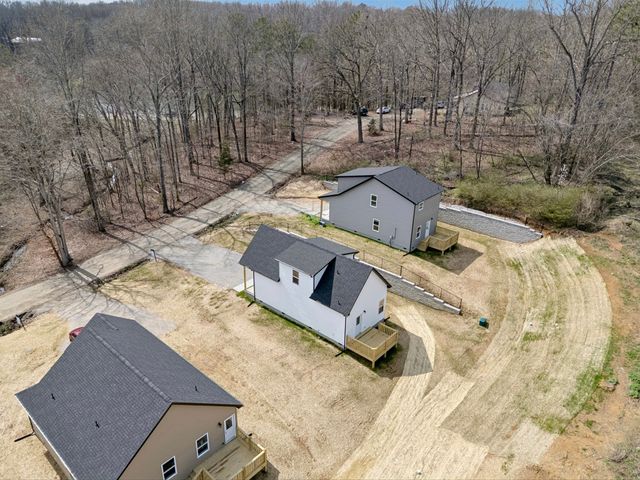 1118 W First Street, Dickson, TN 37055