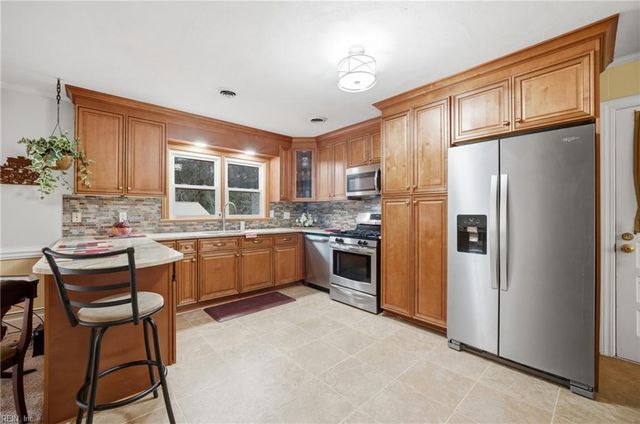 221 Delaney DR, Suffolk, VA 23434