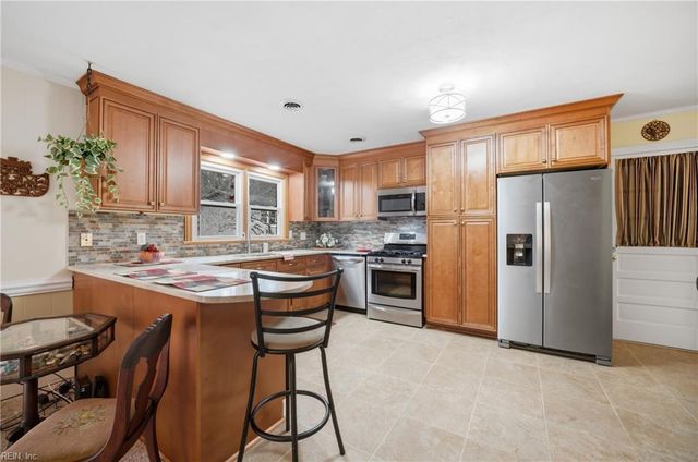 221 Delaney DR, Suffolk, VA 23434