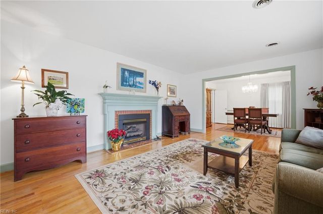 221 Delaney DR, Suffolk, VA 23434