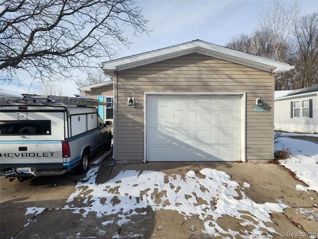 450 Glencoe, Temperance, MI 48182