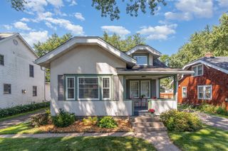 2627 Zenith Avenue N, Robbinsdale, MN 55422