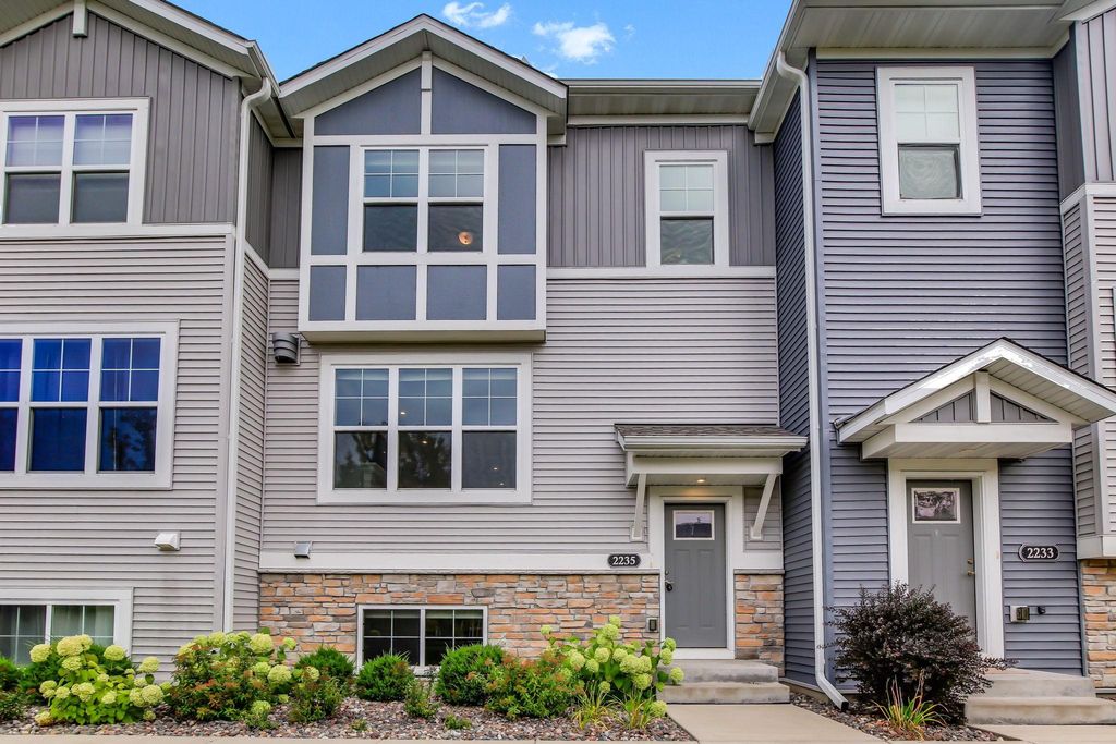 2235 Gateway Curve, North Saint Paul, MN 55109 — photo 2