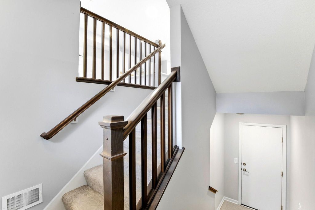 2235 Gateway Curve, North Saint Paul, MN 55109 — photo 3