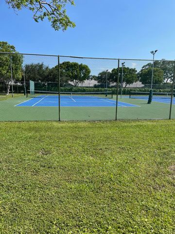 5340 NW 2nd Avenue W 229, Boca Raton, FL 33487