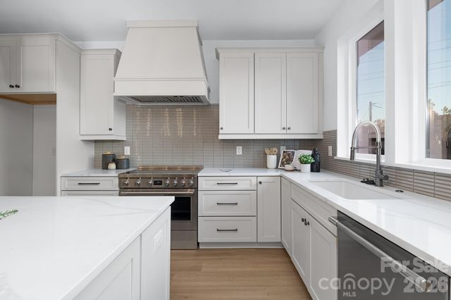 404 Dover Avenue, Charlotte, NC 28209