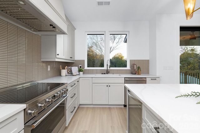 404 Dover Avenue, Charlotte, NC 28209