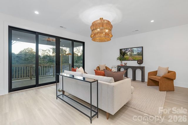 404 Dover Avenue, Charlotte, NC 28209