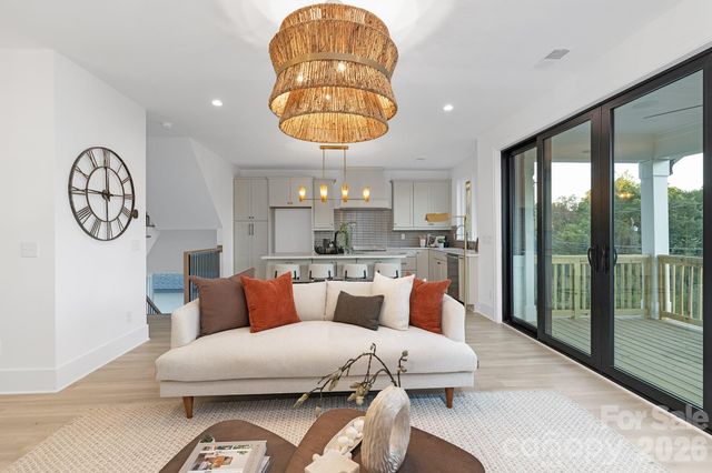 404 Dover Avenue, Charlotte, NC 28209