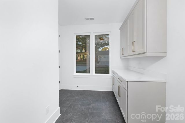 404 Dover Avenue, Charlotte, NC 28209