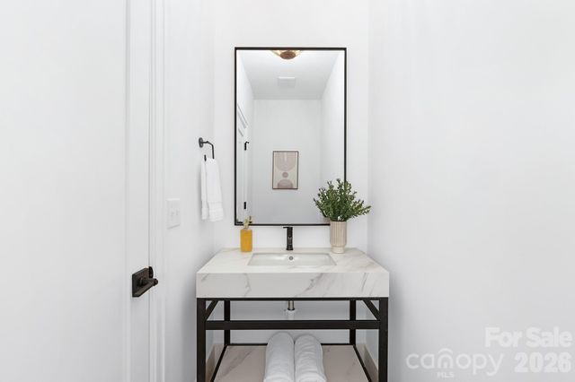 404 Dover Avenue, Charlotte, NC 28209