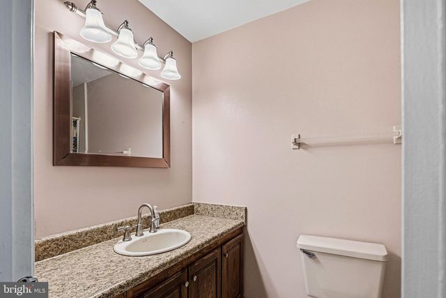 212 CLOVER HILL CT, Yardley, PA 19067