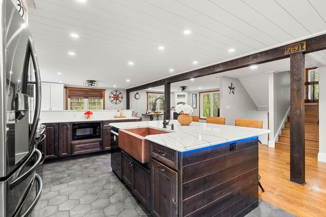 32 Morrison Road, Windham, NH 03087