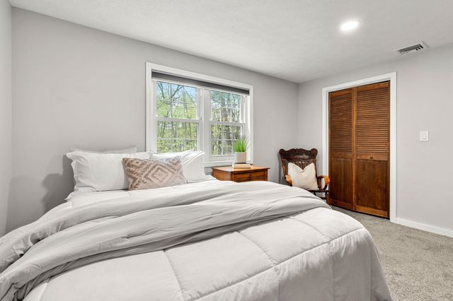32 Morrison Road, Windham, NH 03087