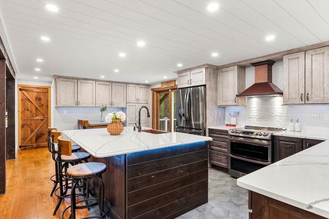 32 Morrison Road, Windham, NH 03087