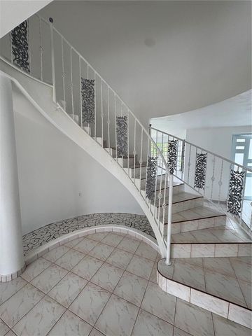 13 PARAISO, Rio Grande, PR 00745