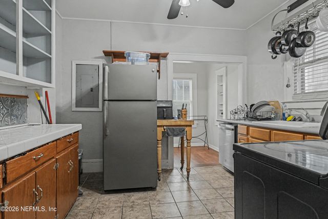 2856 COLLEGE Street, Jacksonville, FL 32205