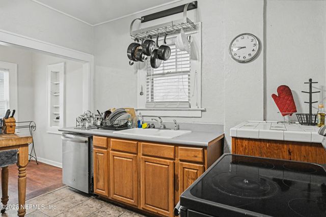 2856 COLLEGE Street, Jacksonville, FL 32205