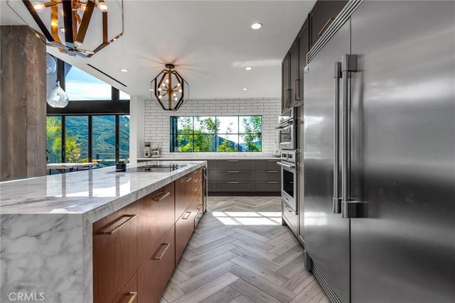 24301 Sylvan Glen, Calabasas, CA 91302
