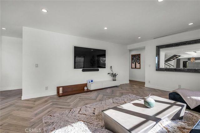24301 Sylvan Glen, Calabasas, CA 91302