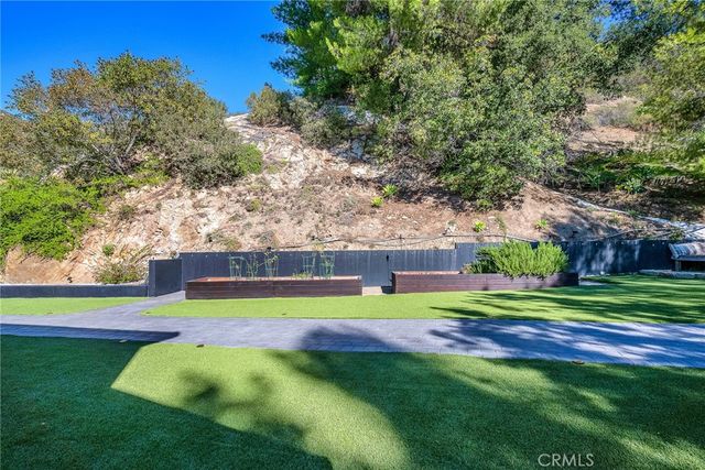 24301 Sylvan Glen, Calabasas, CA 91302