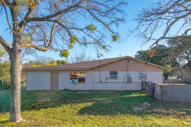 3409 Durham Avenue, Brownwood, TX 76801