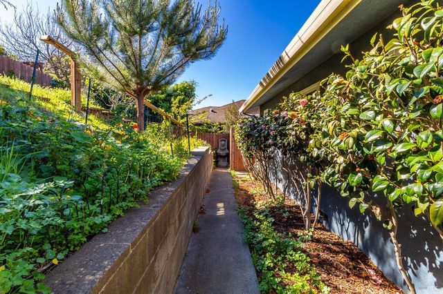 453 Clark Dr, Vallejo, CA 94591