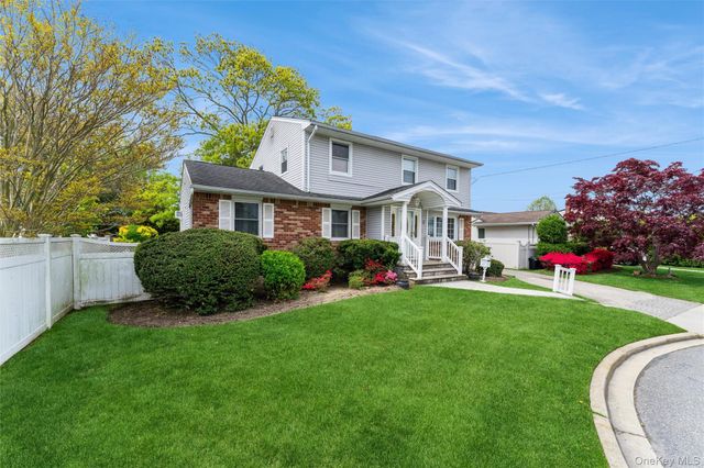 2 2nd Avenue, Farmingdale, NY 11735