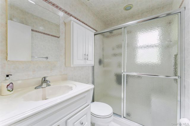 2 2nd Avenue, Farmingdale, NY 11735