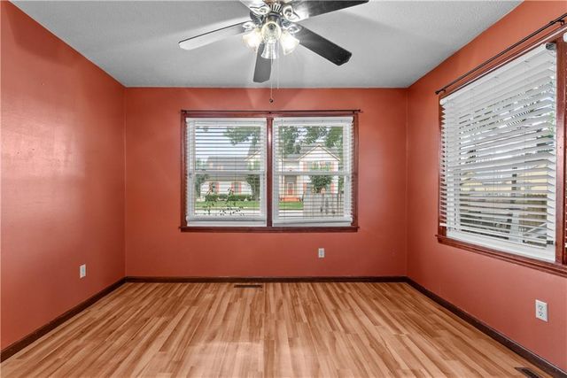1028 SE Bordner Drive, Lee's Summit, MO 64081