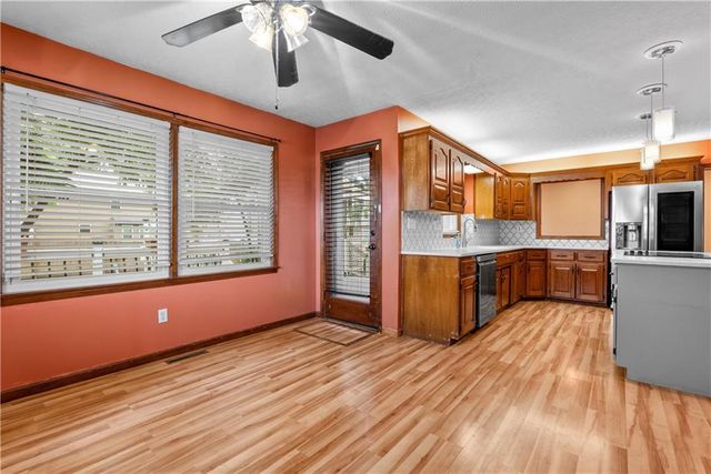 1028 SE Bordner Drive, Lee's Summit, MO 64081