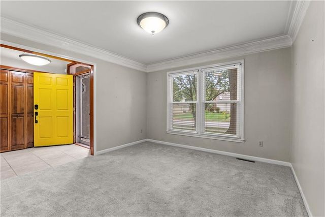 1028 SE Bordner Drive, Lee's Summit, MO 64081