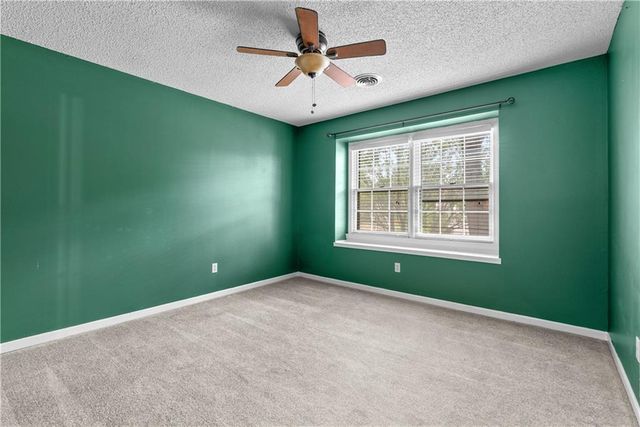 1028 SE Bordner Drive, Lee's Summit, MO 64081