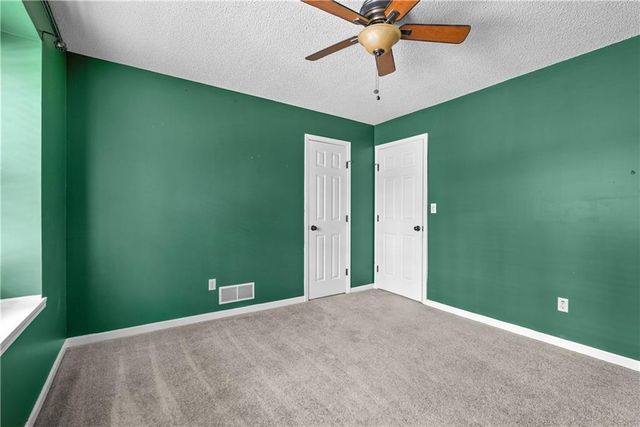 1028 SE Bordner Drive, Lee's Summit, MO 64081